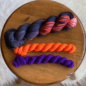 Grave Lights (Comet DK Sock Set)