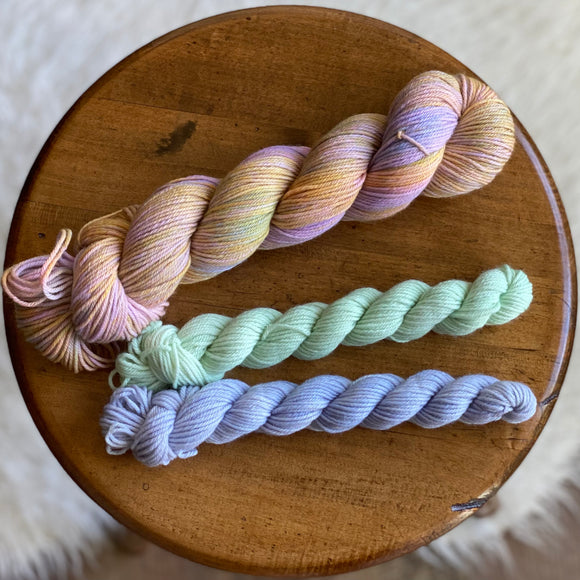 Cosmos (Comet DK Sock Set)