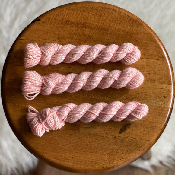 Peony (BFL DK mini skein)